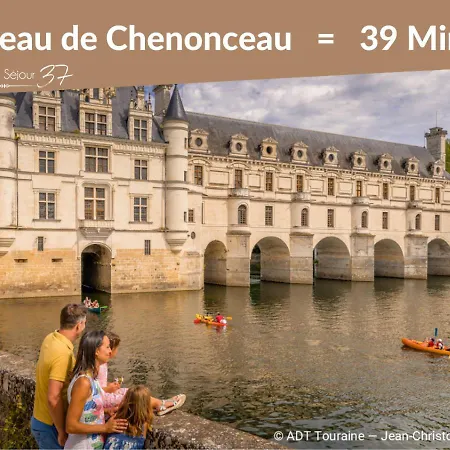 - Vue Basilique Saint Martin