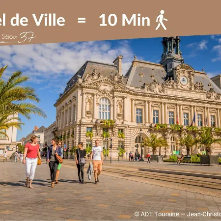 - Vue Basilique Saint Martin Tours