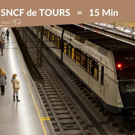 - Vue Basilique Saint Martin Tours