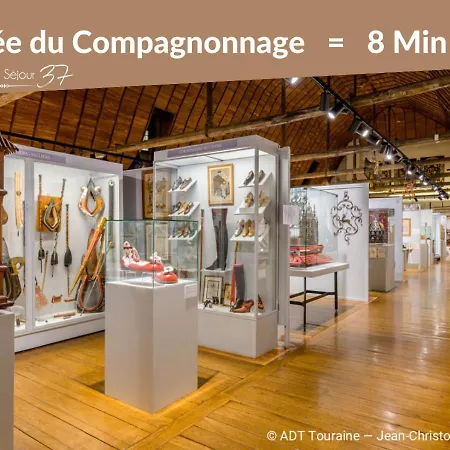 - Vue Basilique Saint Martin