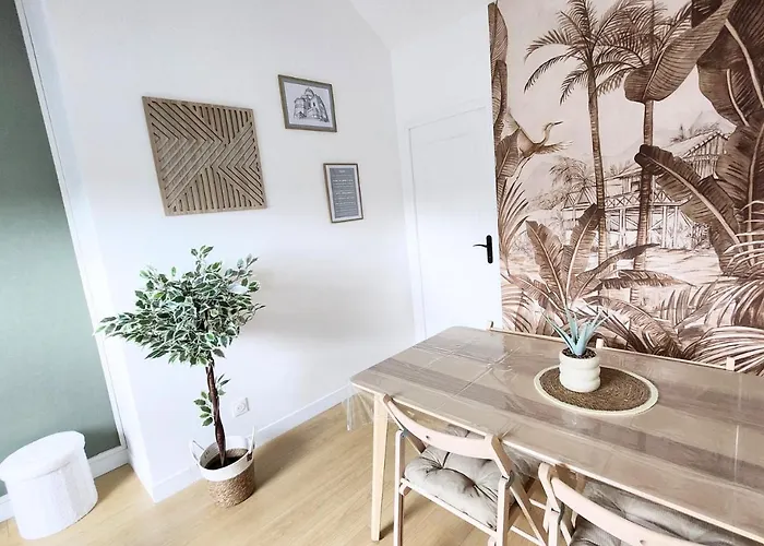 - Vue Basilique Saint Martin