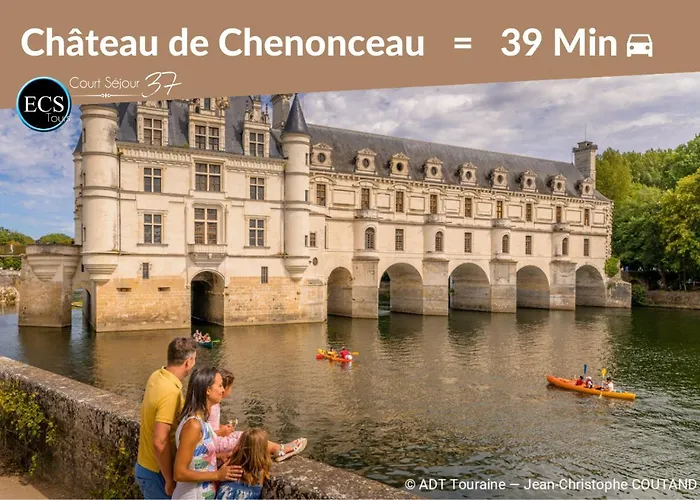 - Vue Basilique Saint Martin