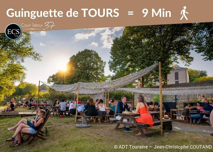 - Vue Basilique Saint Martin