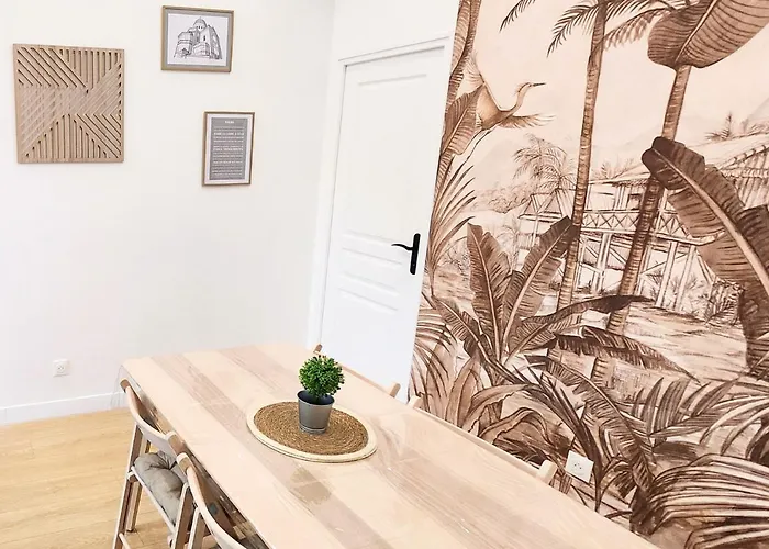 Apartament - Vue Basilique Saint Martin *