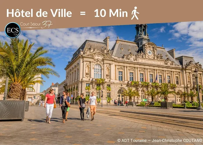 - Vue Basilique Saint Martin Tours